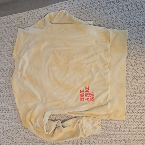 Nike Cream And Yellow Daisy Have A Nice Day Sweatshirt - Picture 4 of 4